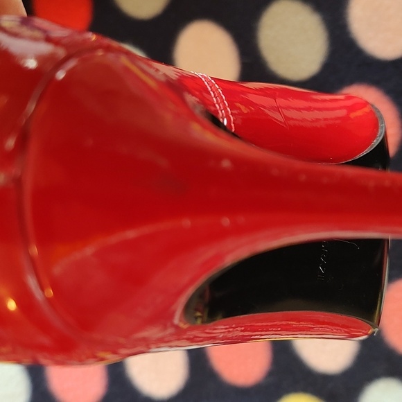 RED PATENT LEATHER HEELS GOLD TOE TIP MADE IN BRAZIL Size 5. - Picture 11 of 11